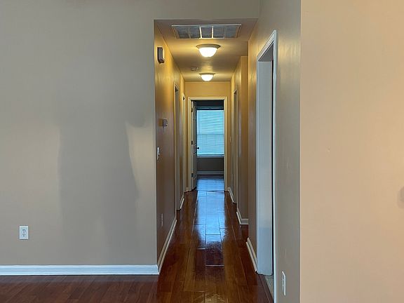 2nd image of 3840 Stern Dr