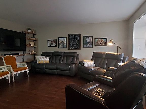 2nd image of 3512 E Coffey Ln