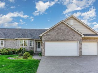 912 Aurora Cir, Red Wing, MN 55066