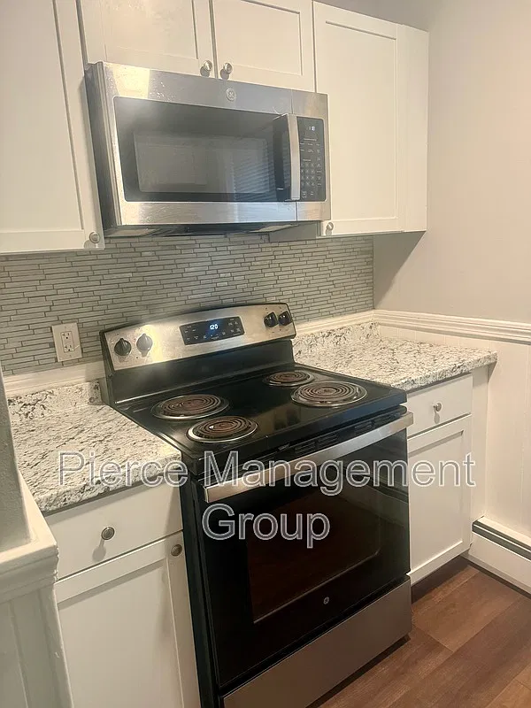 2 bed, 1.0 bath, $1,600 — Photo 4