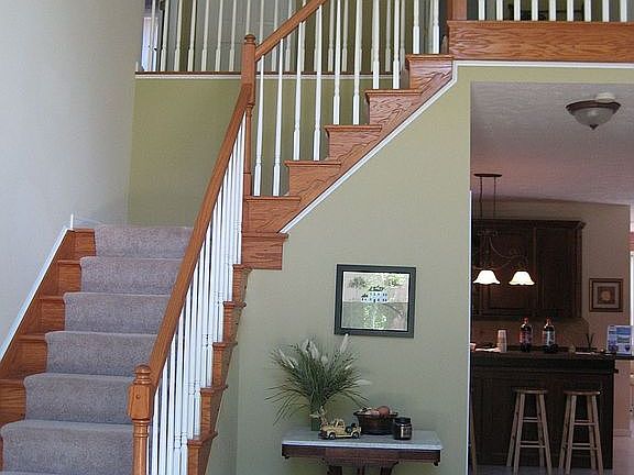 2 Story Hardwood foyer and Staircase