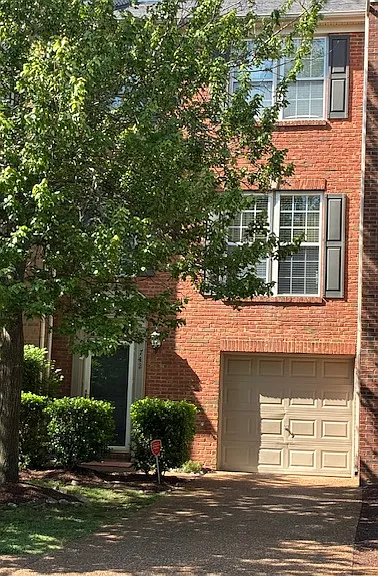 742 Huffine Manor Cir — Photo 1