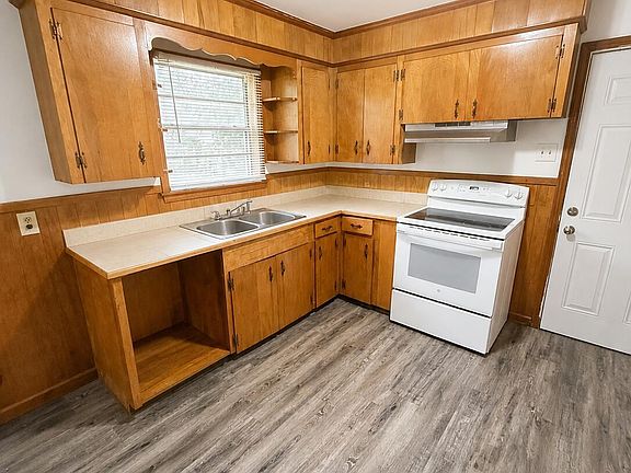3rd image of 1032 Maria Dr