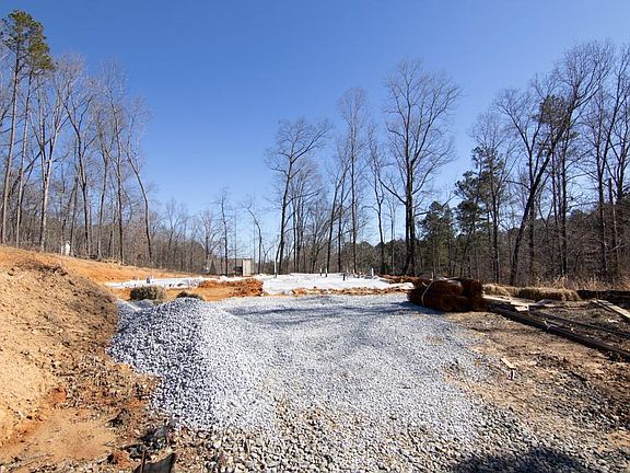 5th image of 42 Five Oaks Ln