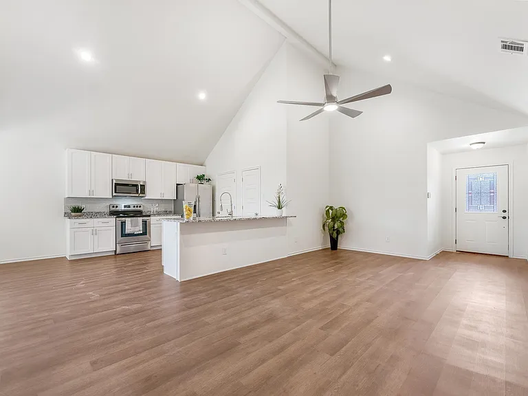 3019 Brazos River Dr — Photo 4
