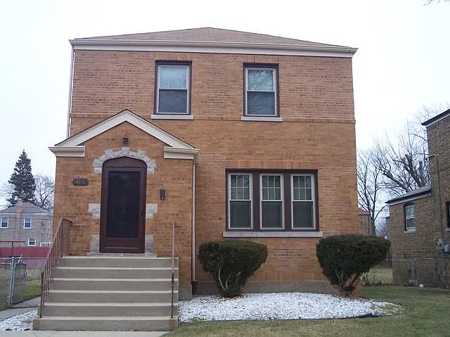 8233 S Campbell Ave photo 1