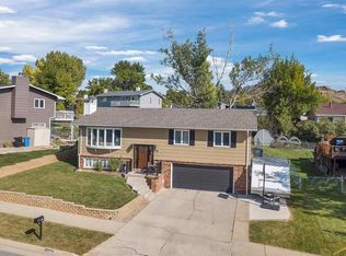 2508 Tomahawk Dr, Rapid City, SD 57702
