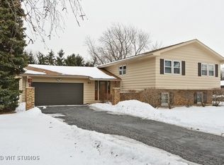 812 Jenny Ln, Aurora, IL 60506