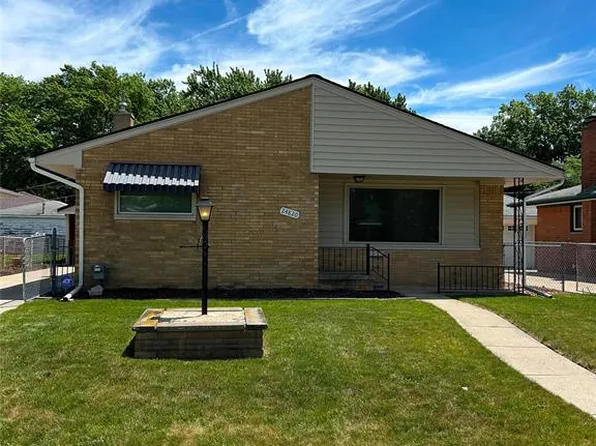 24820 Culver St, Saint Clair Shores, MI 48080