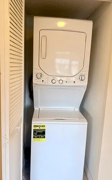 1520 SE Royal Green Cir #206 — Photo 8