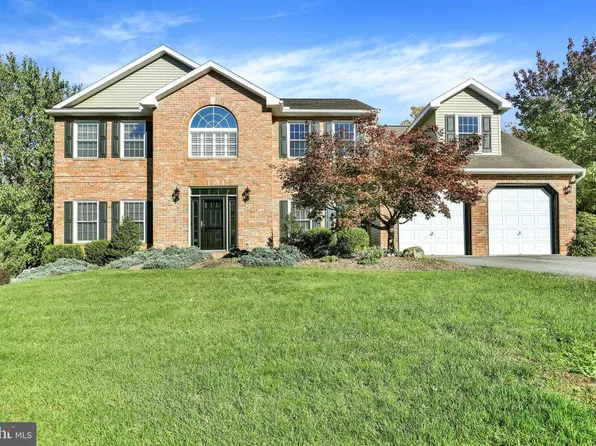 165 Roja Ln, Mertztown, PA 19539