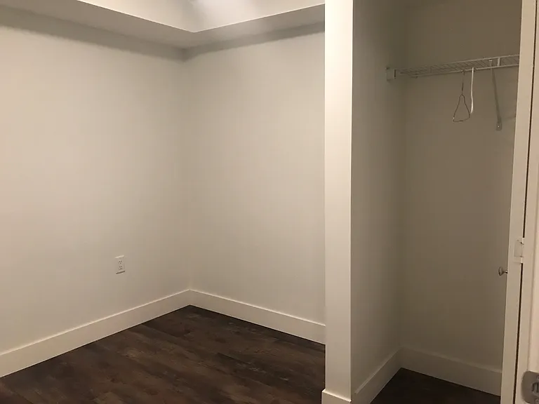 1539 Comox St #33 — Photo 9
