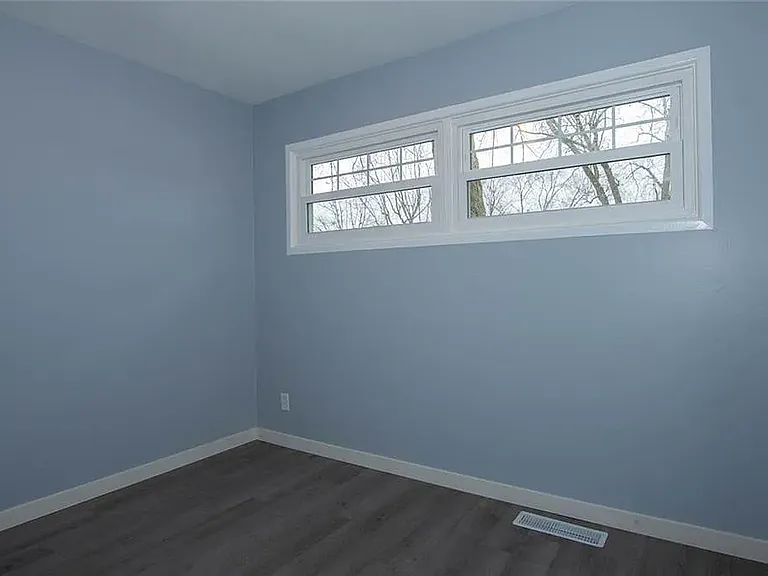 731 Worcester Ave — Photo 16