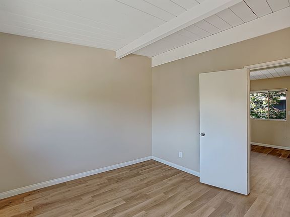 3rd image of 1114 Garden St #8
