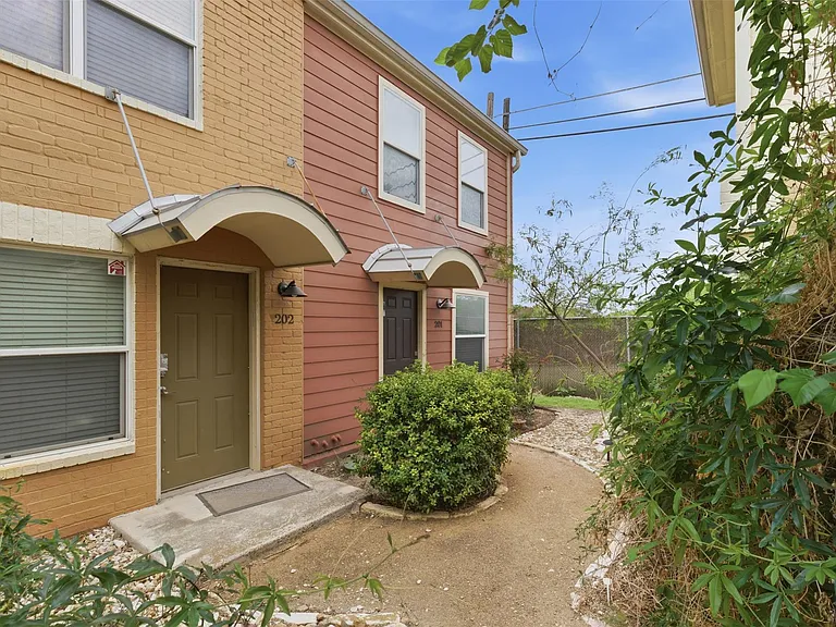 1101 Grove Blvd #201 — Photo 20