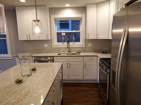 5th image of 2548 W Summerdale Ave