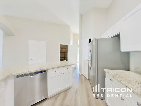 4th image of 947 Kenbar Ave