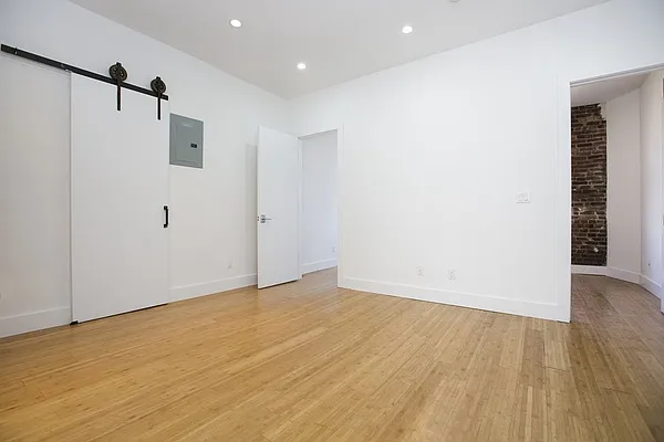 Rented by REAL New York | media 12