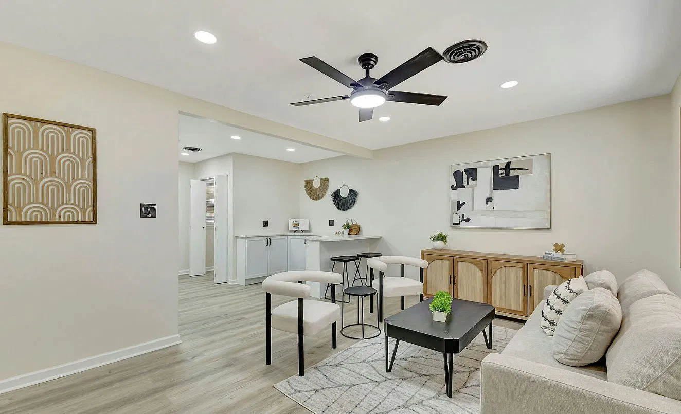 608 Richardson Drive — Photo 4
