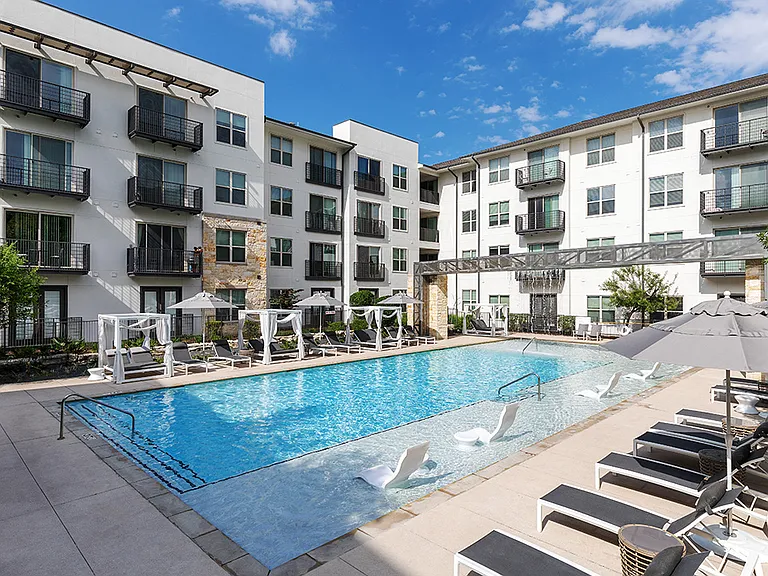 Year-Round Resort-Style Pool