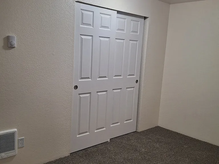 GRAND OAK APARTMENTS — Photo 12