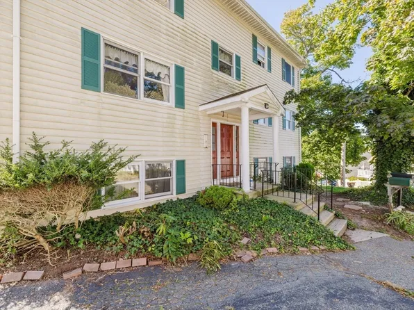 195 Crescent St #3, Fall River, MA 02720