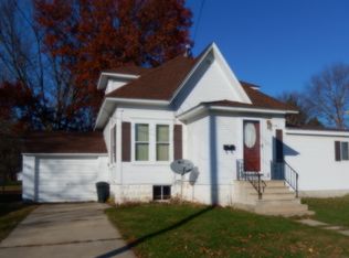612 E 2nd St, Sumner, IA 50674