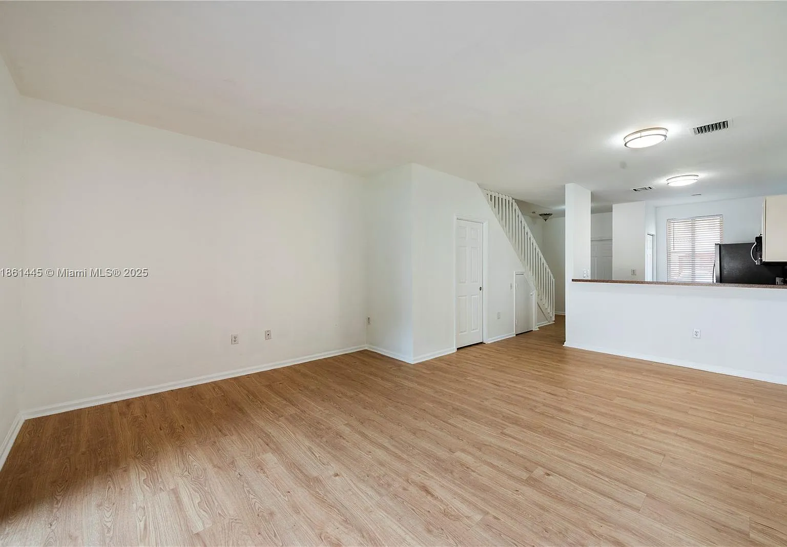 2 bed, 2.5 bath, 1140 sqft, $2,500 — Photo 2
