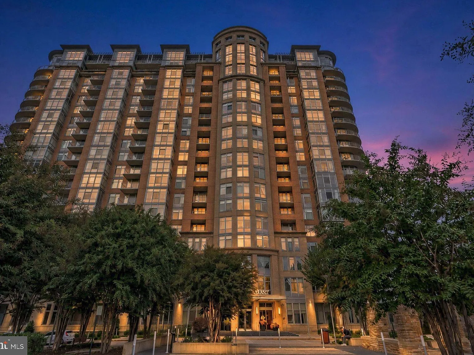 One Park Crest Condo — Photo 1