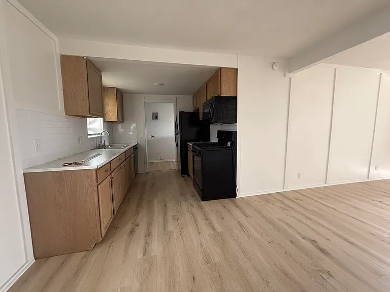 620 W Avenue B — Photo 15