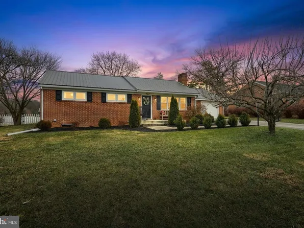 44 N Grant Rd, Thomasville, PA 17364