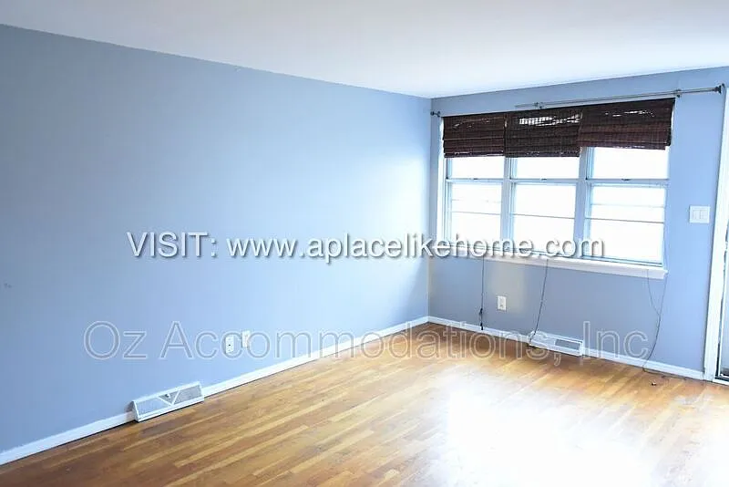 2 bed, 1.0 bath, 1000 sqft, $1,295 — Photo 3
