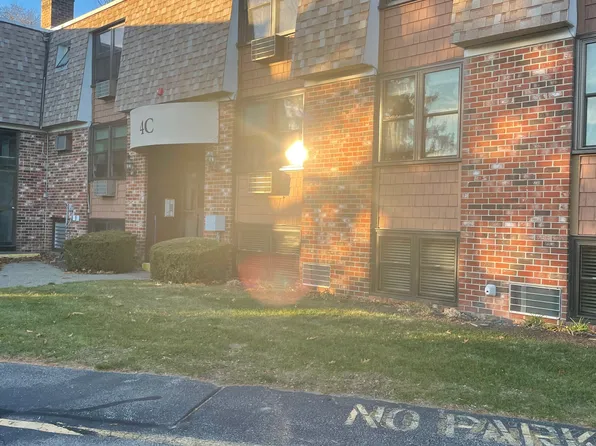 510 Child St APT 404C, Warren, RI 02885