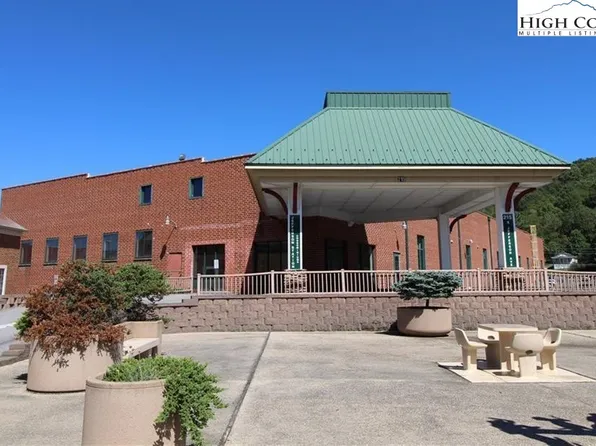 104 Jefferson Station Place #104, West Jefferson, NC 28694