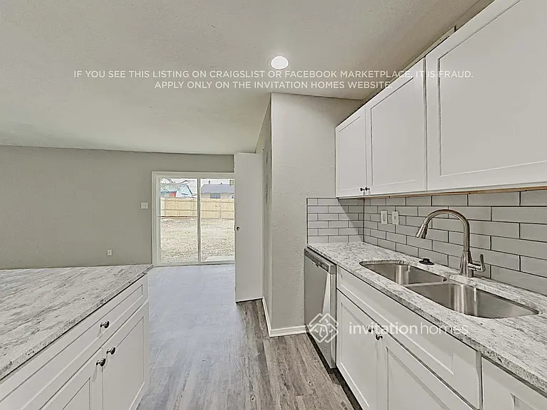 10214 Deer Hollow Dr — Photo 6