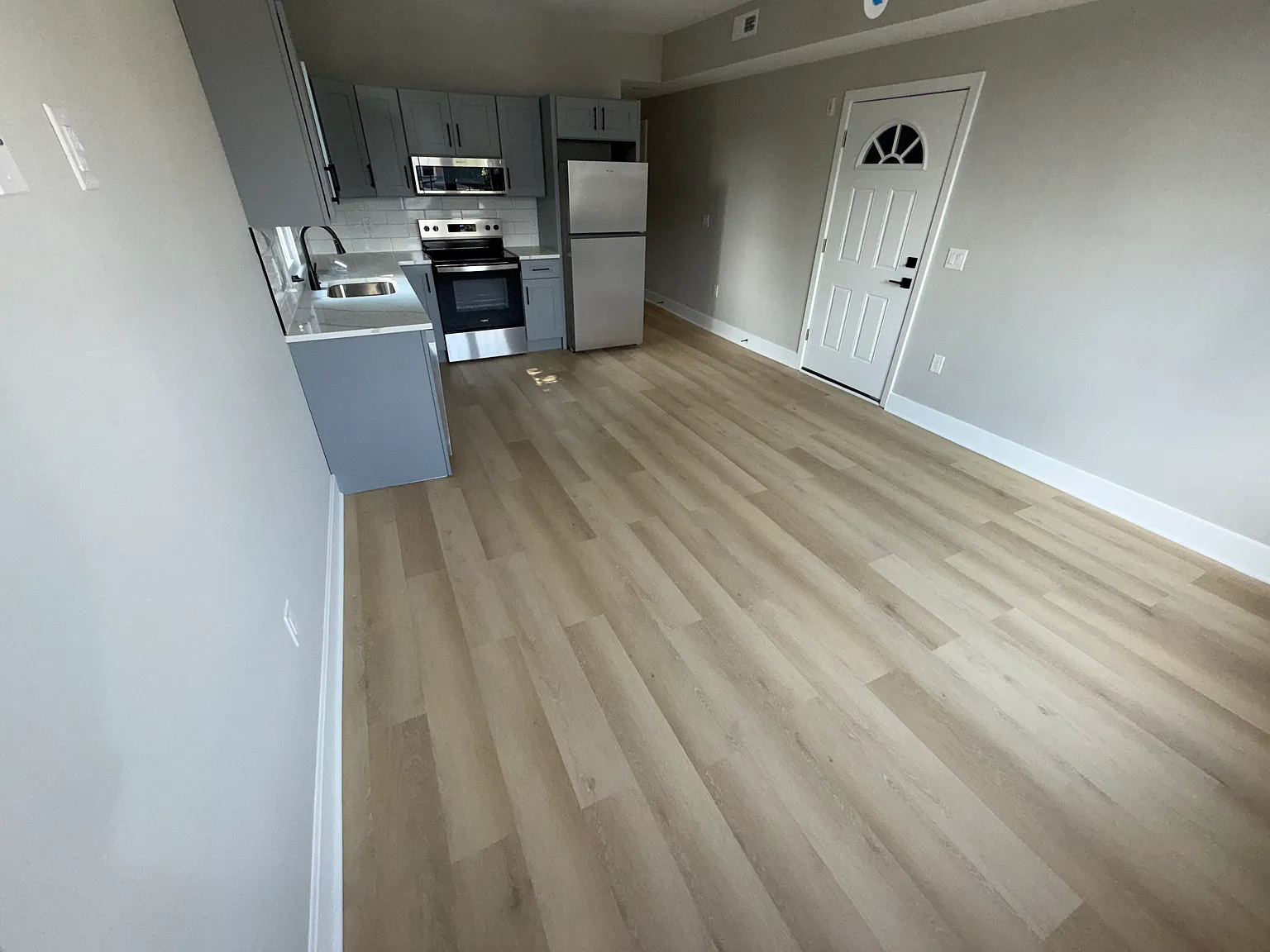 2 bed, 1300 sqft, $1,800 — Photo 3