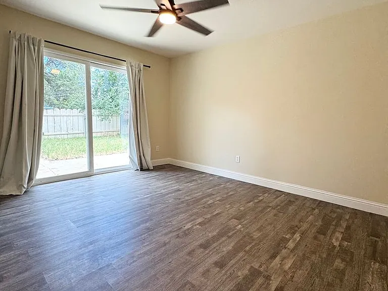 1502 Cottonwood Ave — Photo 17