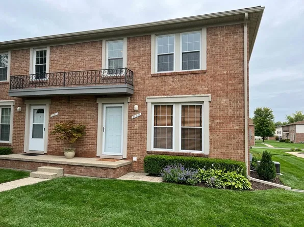 28342 Brookfield Ct, Trenton, MI 48183