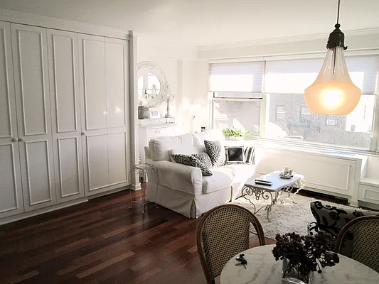 Rented by Barshay Brokerage | media 17