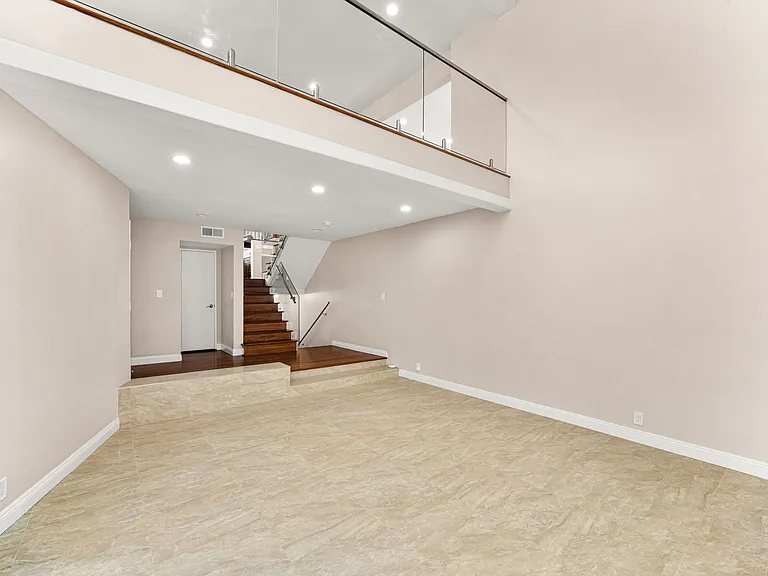 3751 Prestwick Dr — Photo 9
