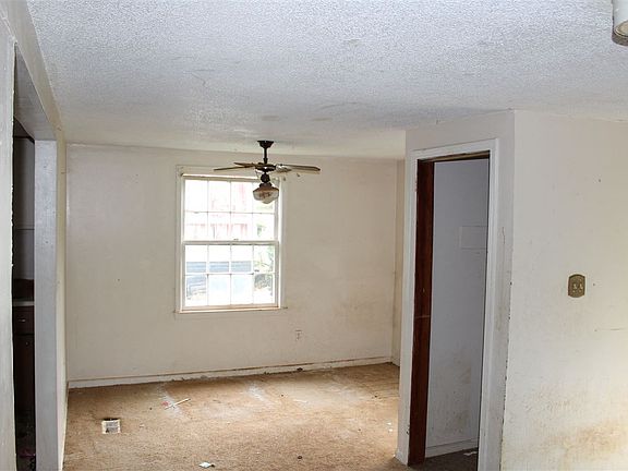 4th image of 306 E Branyon Heights Ave
