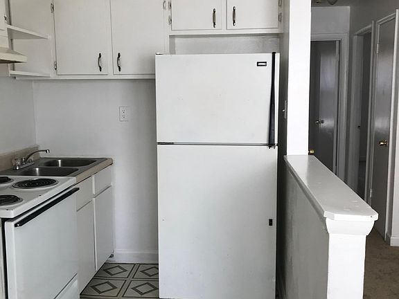 2nd image of 2715 Debree Ave APT 4