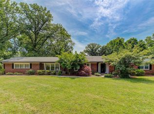 12 Lynnbrook Rd, Saint Louis, MO 63131