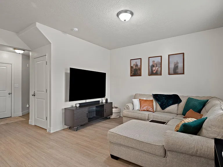 768 N Old Fort Dr — Photo 17
