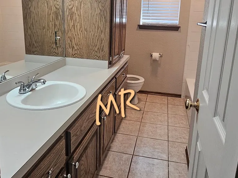 624 E Katelyn Ln — Photo 21