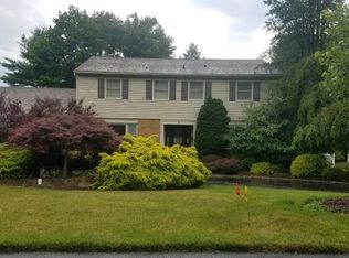 3 Tanger Dr, Livingston, NJ 07039