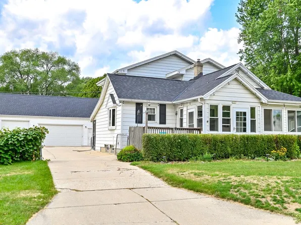 6227 North 105th STREET, Milwaukee, WI 53225