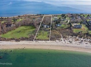 16597 Main Rd, East Marion, NY 11939