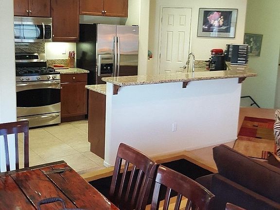 4th image of 1403 Guzman Ln