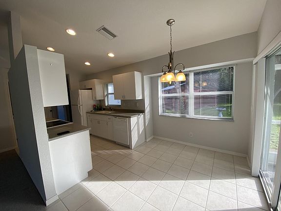 4th image of 2900 W Price Blvd